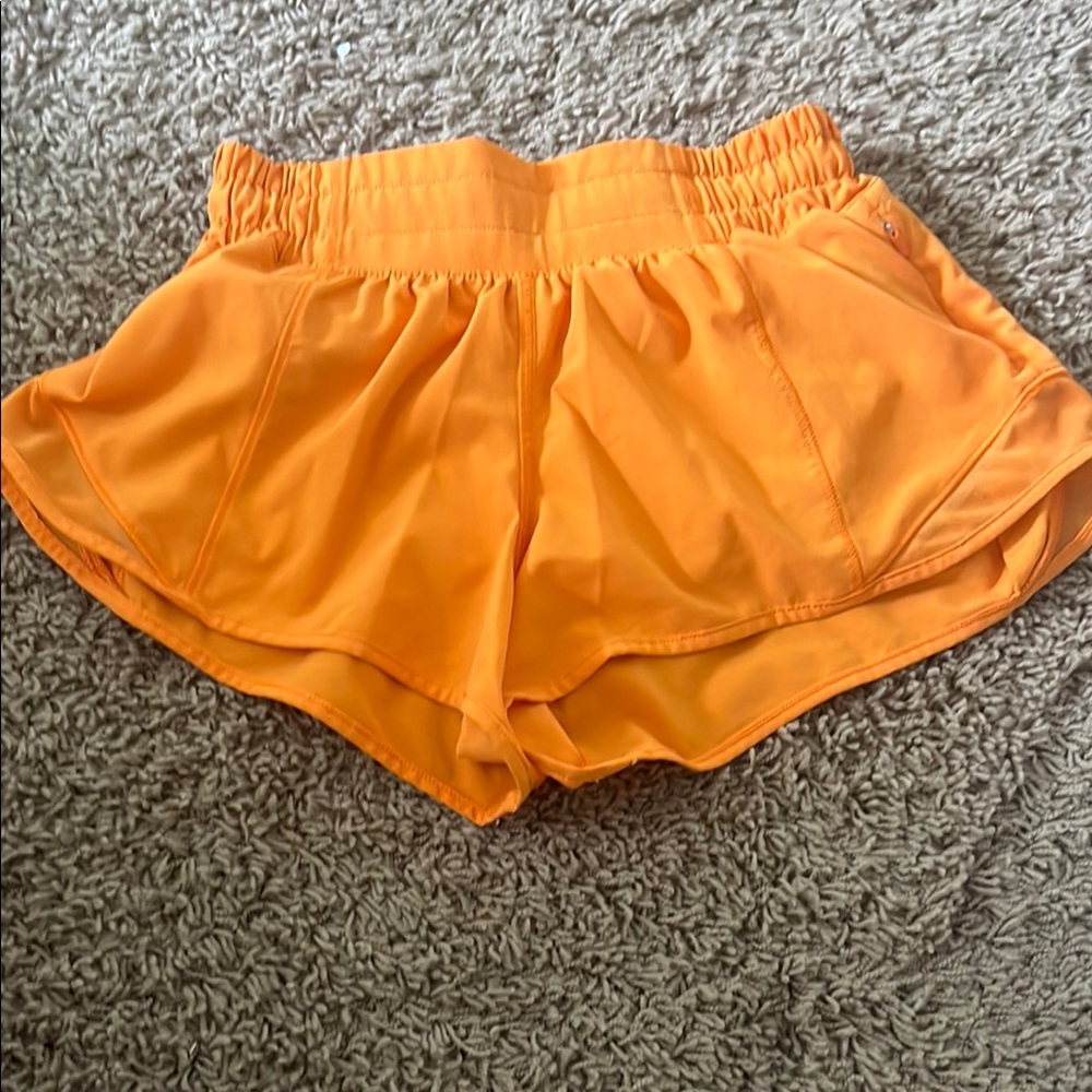 Size 0 lululemon hotty hot shorts 2.5 inch low rise.